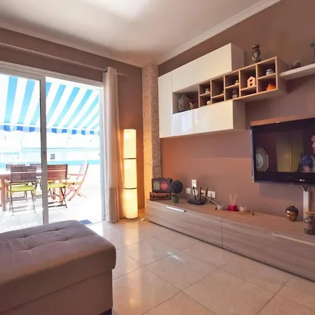 Sophisticated Apartment With Bbq & Pool & Beach